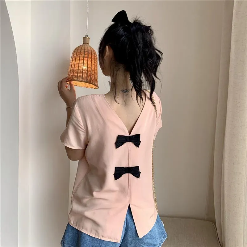 Kawaii V-neck Shirt With Bowknot