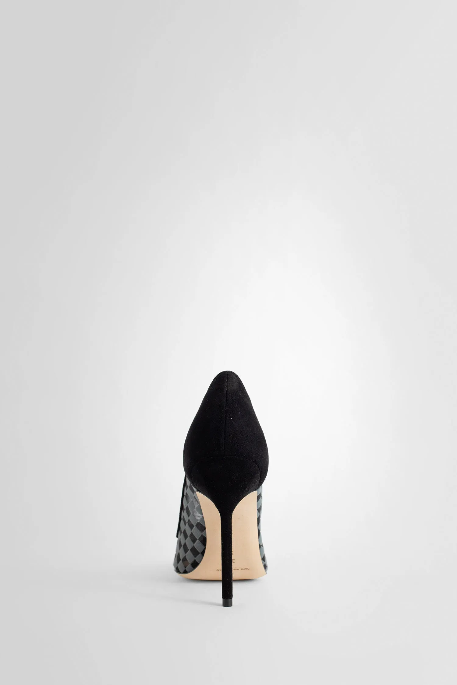 MANOLO BLAHNIK WOMAN BLACK PUMPS