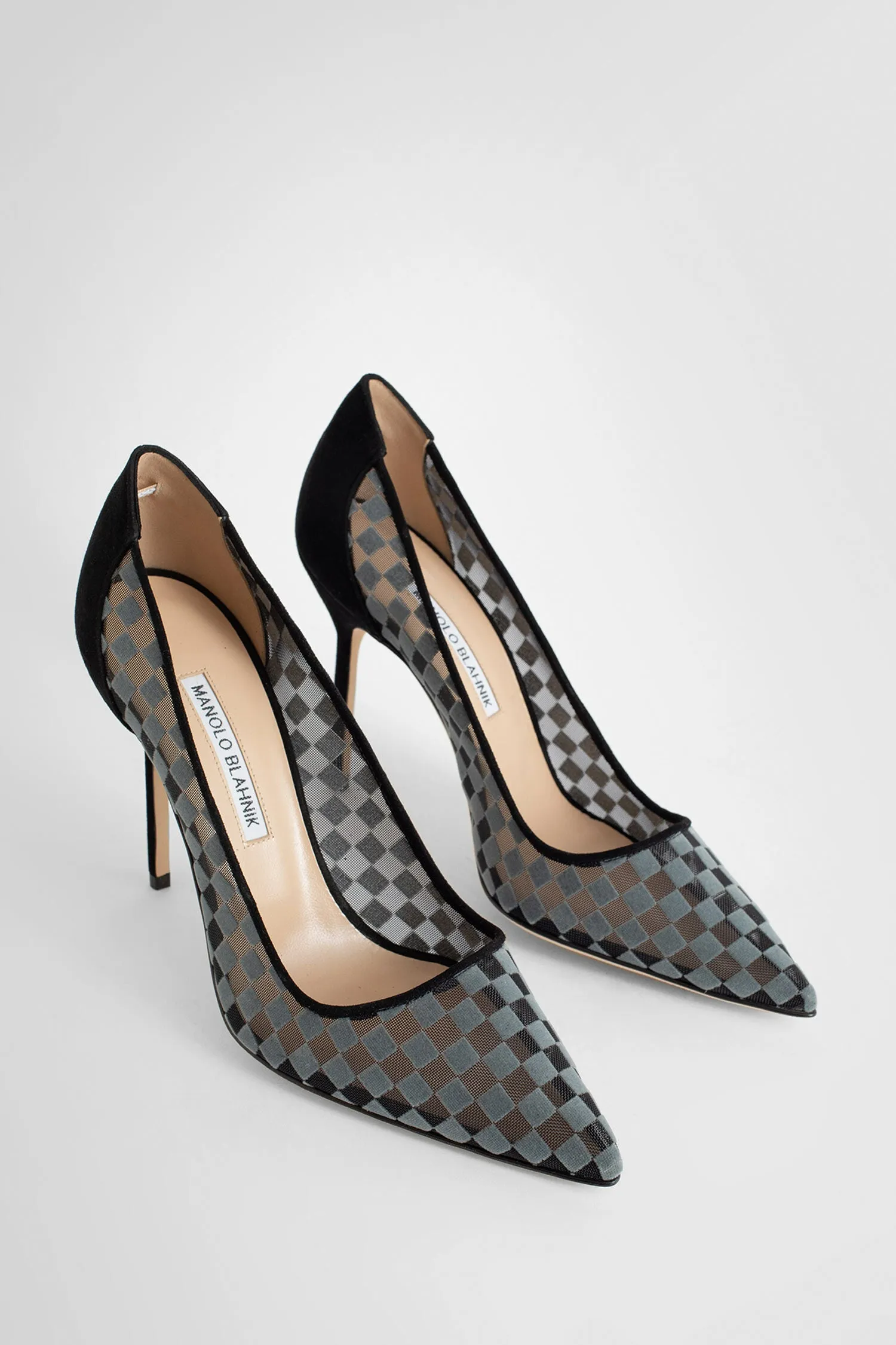 MANOLO BLAHNIK WOMAN BLACK PUMPS