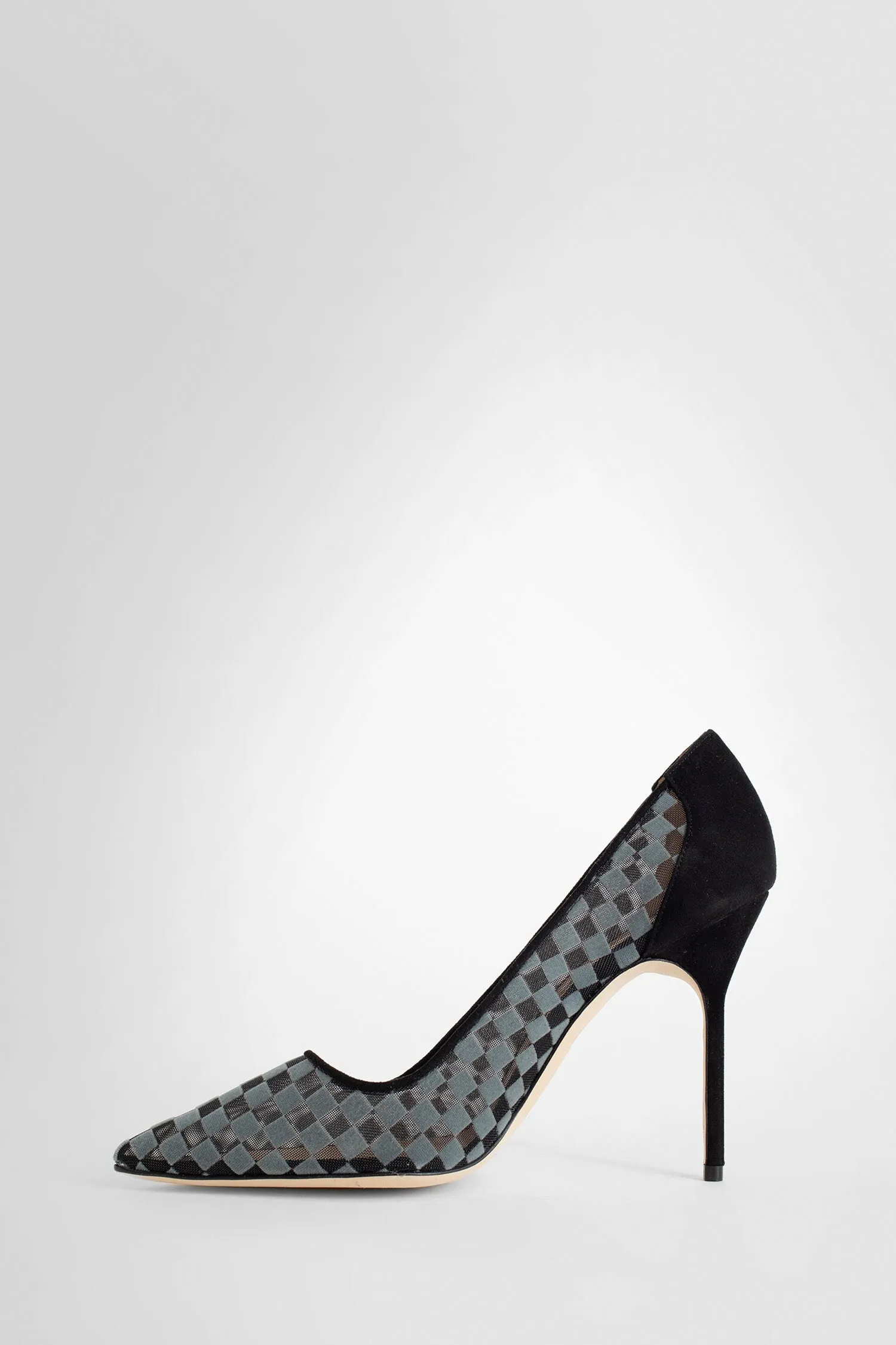 MANOLO BLAHNIK WOMAN BLACK PUMPS