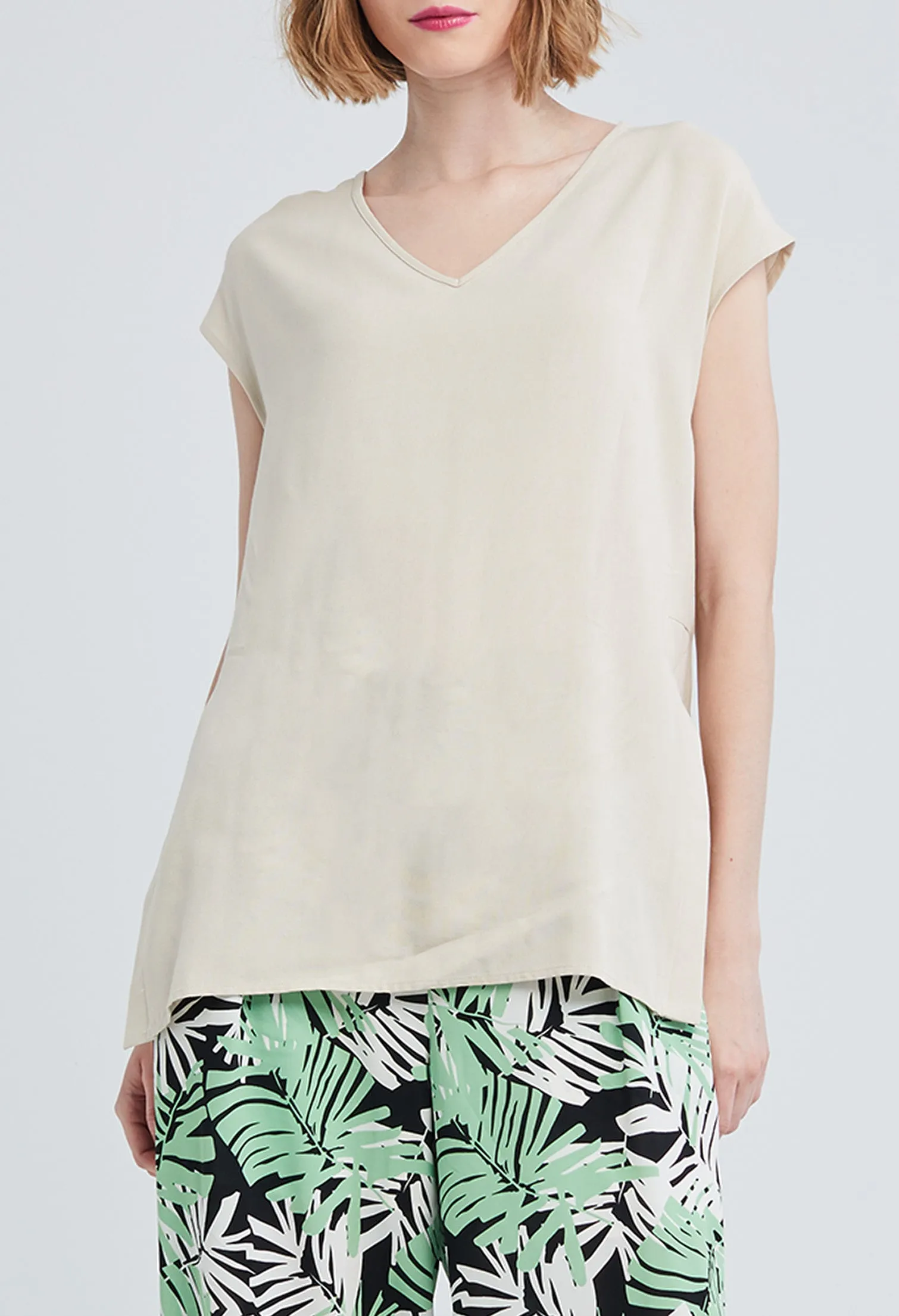 Relaxed Side Split Top